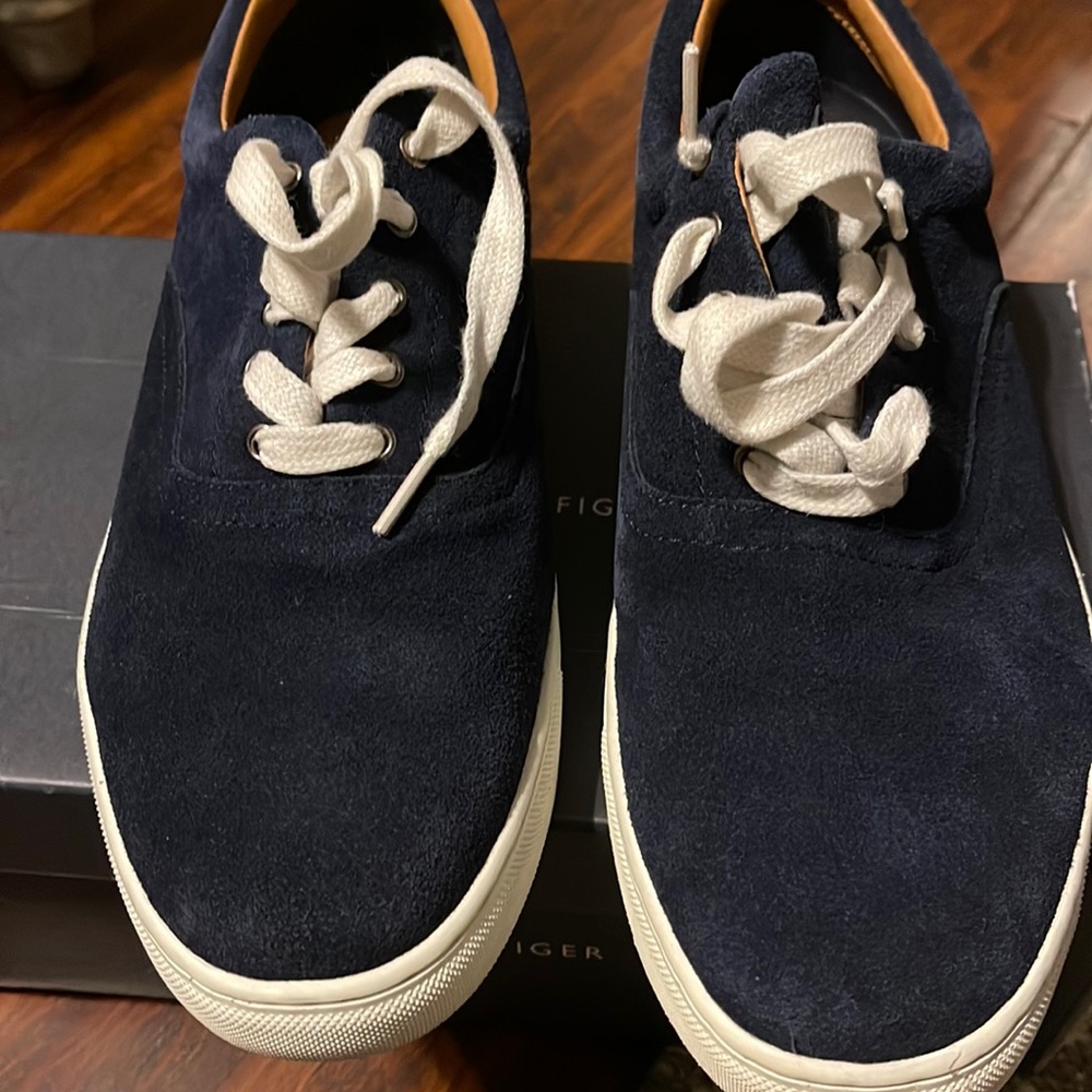Tommy Hilfiger casual sneakers worn once
